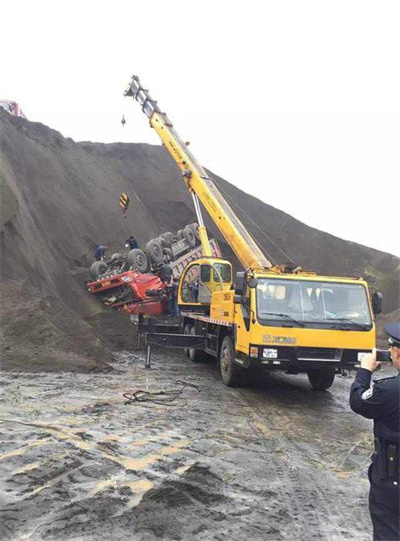 萝北上犹道路救援